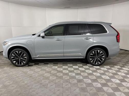 2025 Volvo XC90 Plug-In Hybrid T8 Ultra 6-Seater