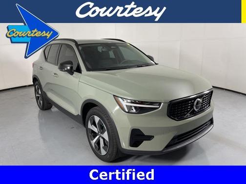 2024 Volvo XC40 B5 Core