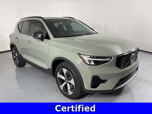 2024 Volvo XC40 B5 Core