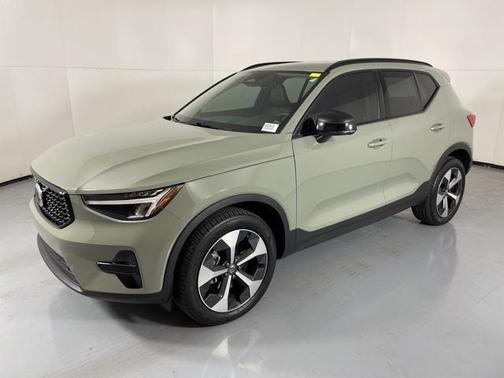 2024 Volvo XC40 B5 Core