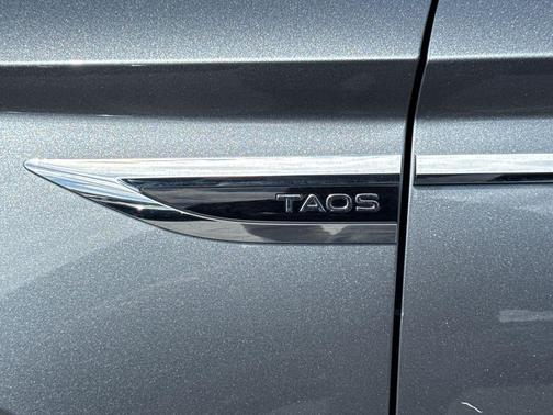 Platinum Gray Metallic 2024 Volkswagen Taos 1.5T SE