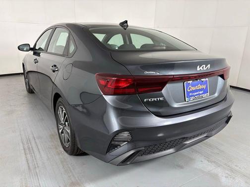 Gravity Gray 2023 Kia Forte LXS