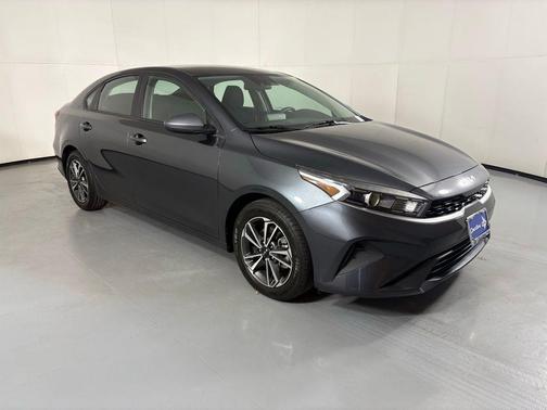 Gravity Gray 2023 Kia Forte LXS