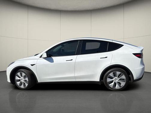 White 2021 Tesla Model Y Long Range