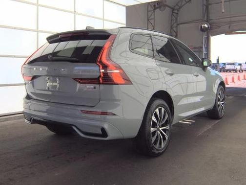 Gray 2025 Volvo XC60 B5 Core