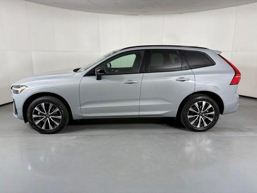 Gray 2025 Volvo XC60 B5 Core