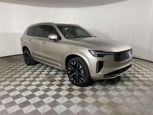 2025 Volvo XC90 B5 Core