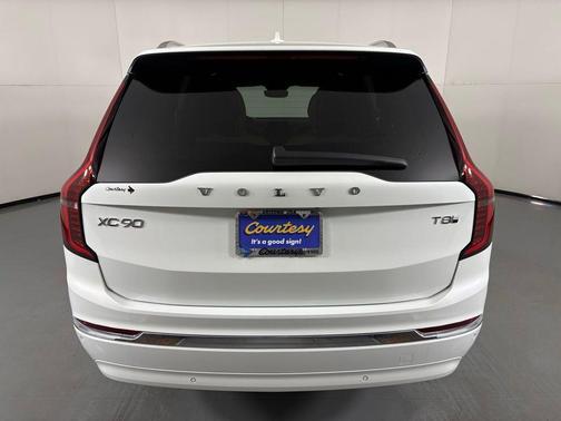 2026 Volvo XC90 Plug-In Hybrid T8 Plus 6-Seater