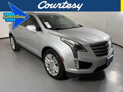 Radiant Silver Metallic 2019 Cadillac XT5 Premium Luxury