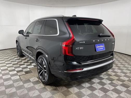 2025 Volvo XC90 Plug-In Hybrid T8 Plus 7-Seater
