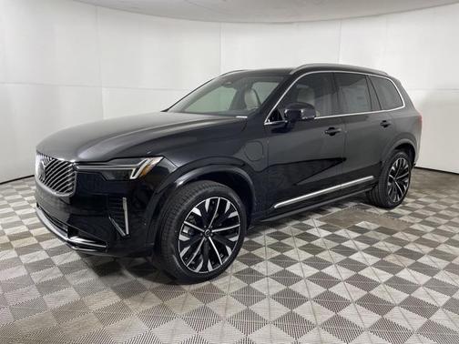 2025 Volvo XC90 Plug-In Hybrid T8 Plus 7-Seater