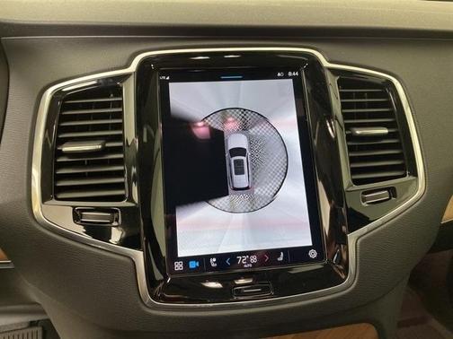 2025 Volvo XC90 Plug-In Hybrid T8 Plus 7-Seater