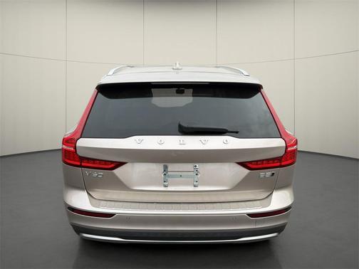 2024 Volvo V60 Cross Country B5 Plus