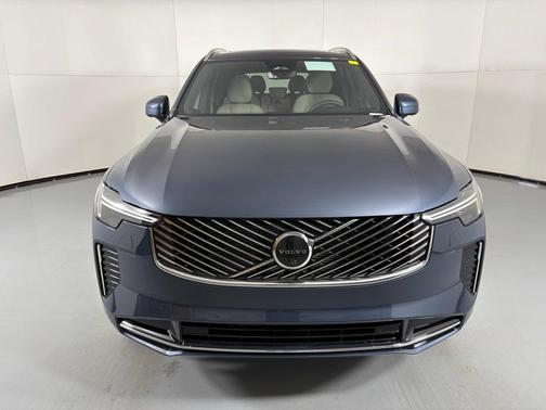 2026 Volvo XC90 B5 Plus 7-Seater