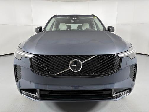 2026 Volvo XC90 Plug-In Hybrid T8 Ultra Dark Theme 7-Seater