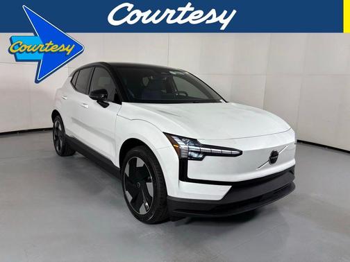 Crystal White 2026 Volvo EX30 Twin Motor Plus