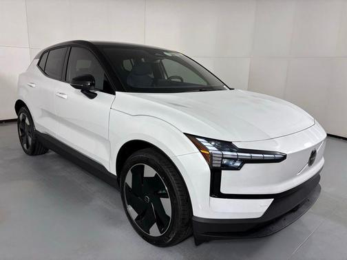 Crystal White 2026 Volvo EX30 Twin Motor Plus