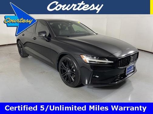 2024 Volvo S60 B5 Plus Black Edition