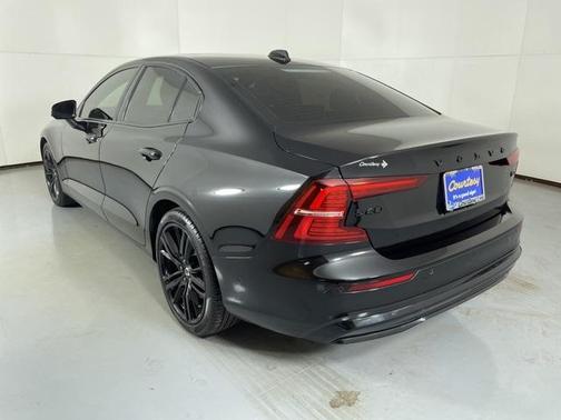 2024 Volvo S60 B5 Plus Black Edition