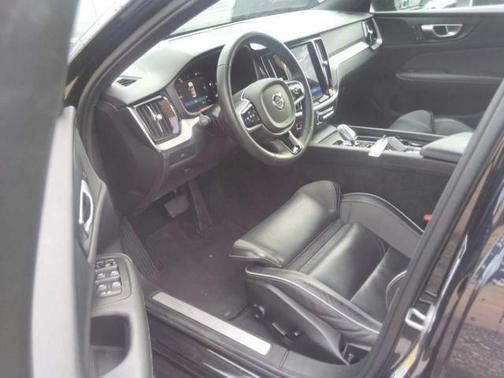 2024 Volvo S60 B5 Plus Black Edition