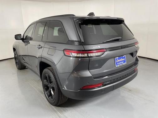 2022 Jeep Grand Cherokee Altitude