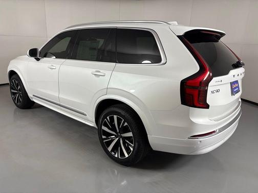 2026 Volvo XC90 B5 Core
