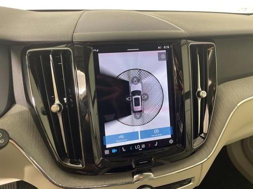 2025 Volvo XC60 Plug-In Hybrid T8 Plus
