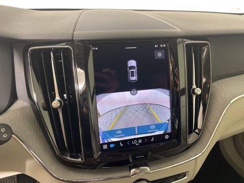 Onyx Black Metallic 2025 Volvo XC60 Plug-In Hybrid T8 Plus