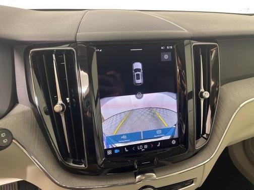 2025 Volvo XC60 Plug-In Hybrid T8 Plus