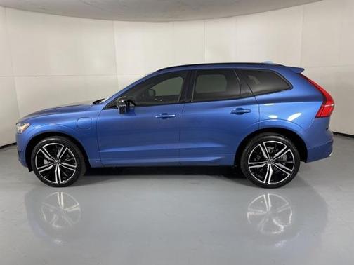 2021 Volvo XC60 Recharge Plug-In Hybrid T8 R-Design