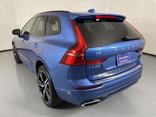 2021 Volvo XC60 Recharge Plug-In Hybrid T8 R-Design
