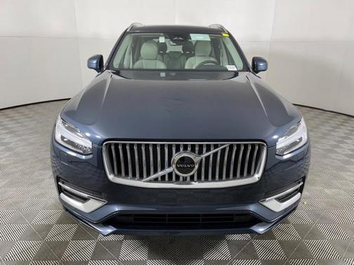 2025 Volvo XC90 Plug-In Hybrid T8 Core 7-Seater