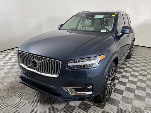 2025 Volvo XC90 Plug-In Hybrid T8 Core 7-Seater