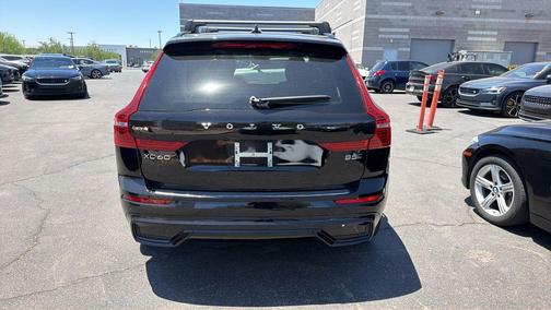 Onyx Black Metallic 2024 Volvo XC60 B5 Core