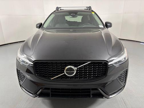 Onyx Black Metallic 2024 Volvo XC60 B5 Core