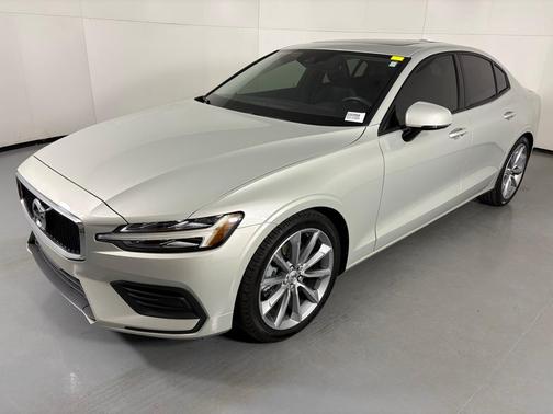 2019 Volvo S60 T5 Momentum