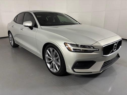 2019 Volvo S60 T5 Momentum