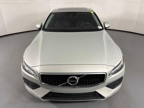 2019 Volvo S60 T5 Momentum