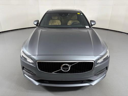 2018 Volvo S90 T5 Momentum