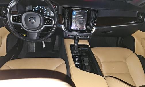 2018 Volvo S90 T5 Momentum