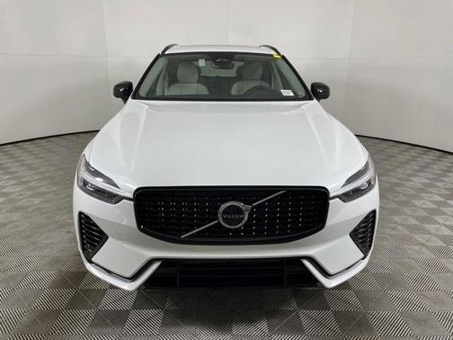 2024 Volvo XC60 Recharge Plug-In Hybrid T8 Plus Dark Theme