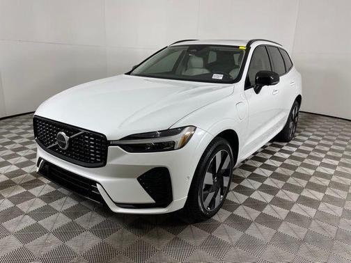 2024 Volvo XC60 Recharge Plug-In Hybrid T8 Plus Dark Theme