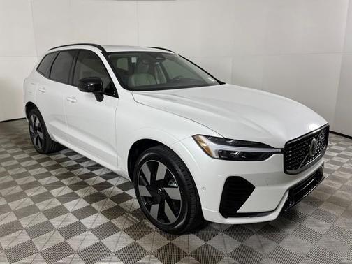 2024 Volvo XC60 Recharge Plug-In Hybrid T8 Plus Dark Theme