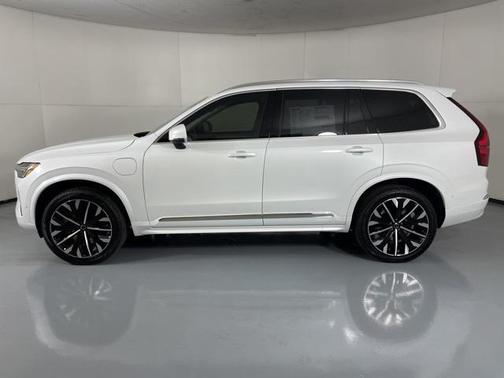 2025 Volvo XC90 Plug-In Hybrid T8 Ultra 7-Seater
