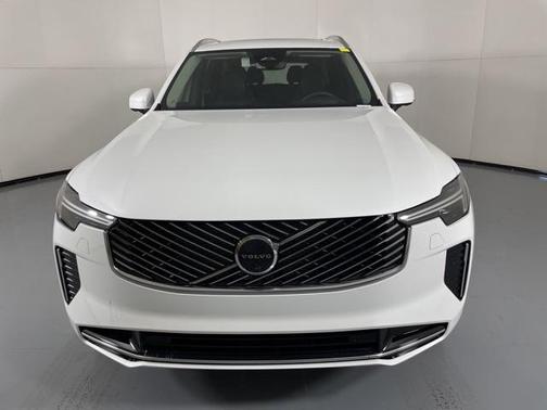 2025 Volvo XC90 Plug-In Hybrid T8 Ultra 7-Seater