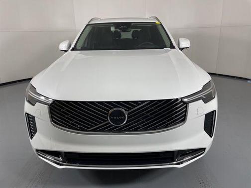 Crystal White Metallic 2025 Volvo XC90 Plug-In Hybrid T8 Ultra 7-Seater