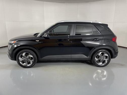 2022 Hyundai VENUE SEL