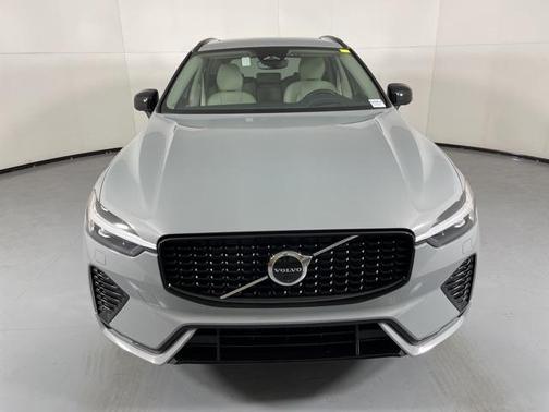 2025 Volvo XC60 B5 AWD Ultra