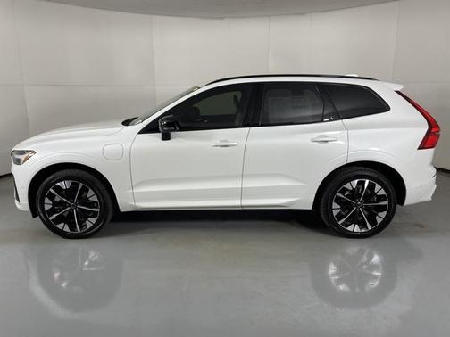 2026 Volvo XC60 Plug-In Hybrid T8 Plus