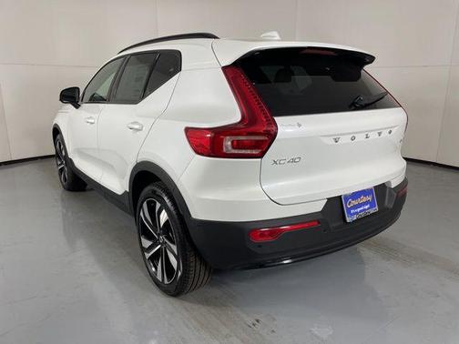 2026 Volvo XC40 B5 Ultra